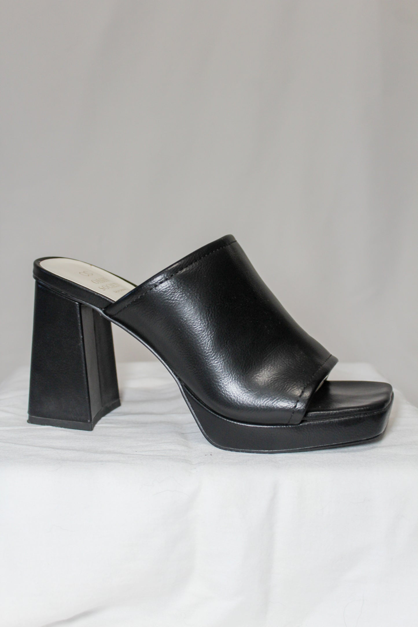 Vivienne Platform Heel