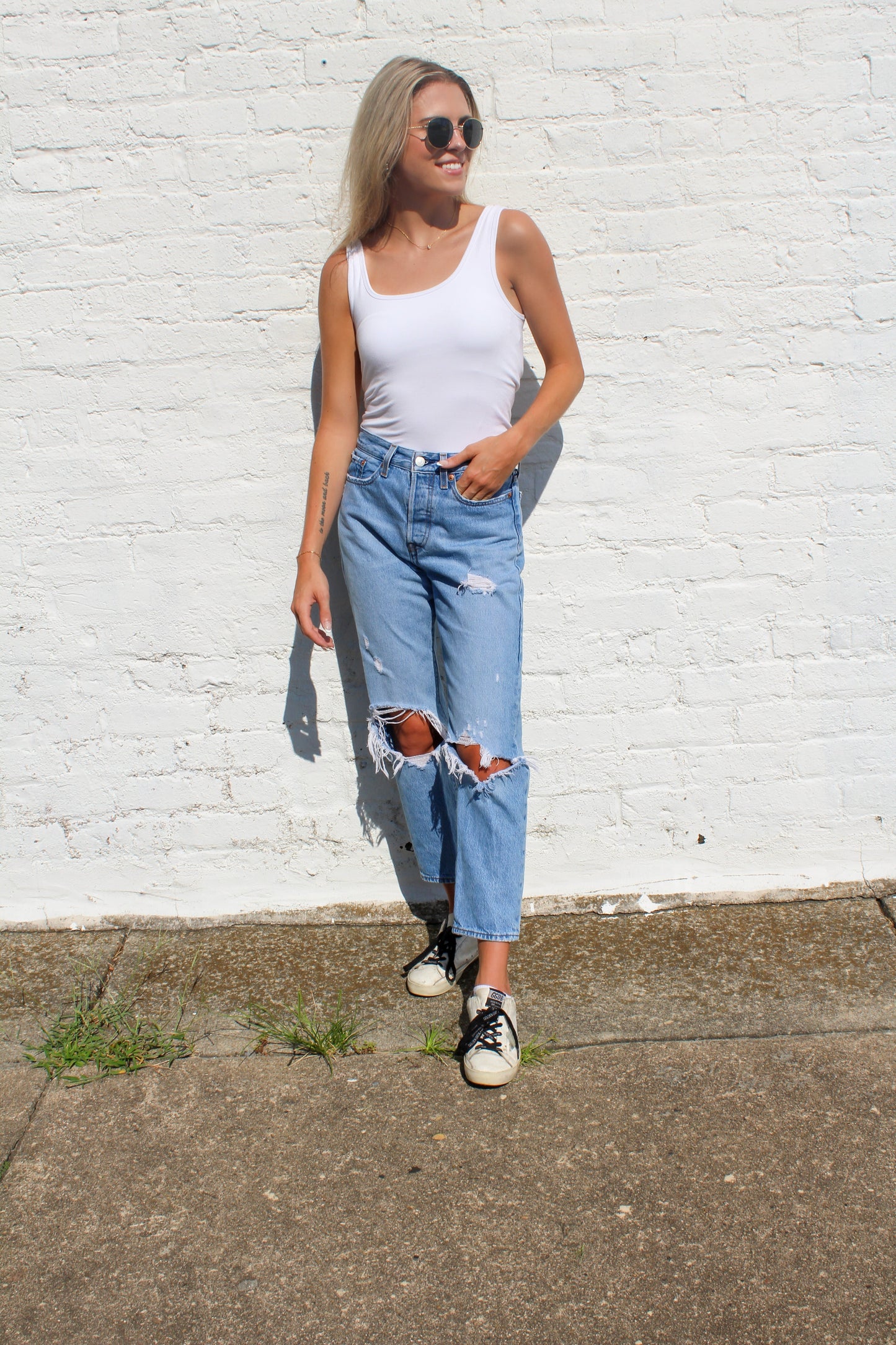 White Built In Reversible Tank